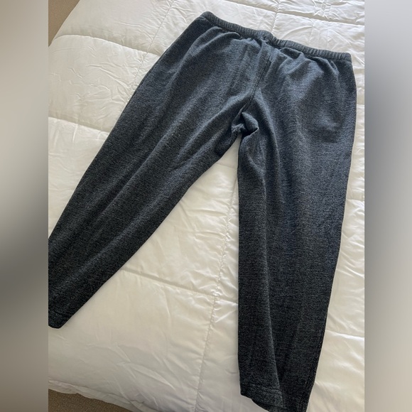 Roots Women’s relaxed cropped sweatpants, Black Pepper. - Picture 2 of 6